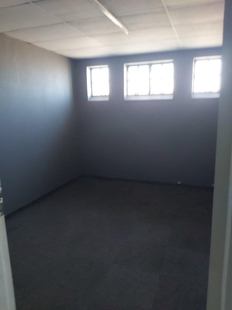To Let commercial Property for Rent in Sidwell Eastern Cape